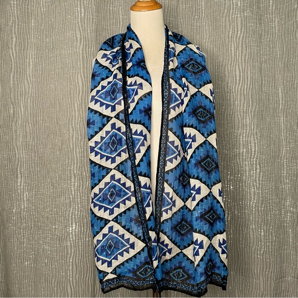 Chico’s linen scarf - Picture 2 of 5